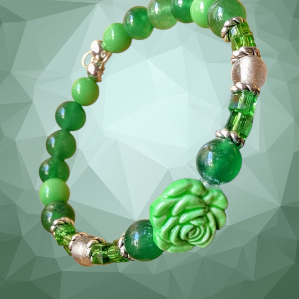 Elegant Beaded Necklace & Bracelet With Floral Charm
