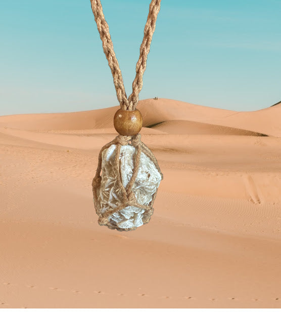 '-Desert Rose Crystal Macrame Necklace