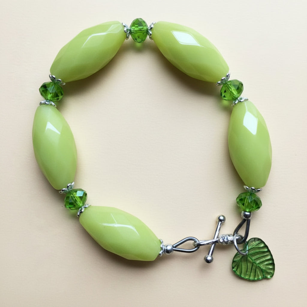*Elegant Jade Green Beaded Necklace and Bracelet Jewelry Set