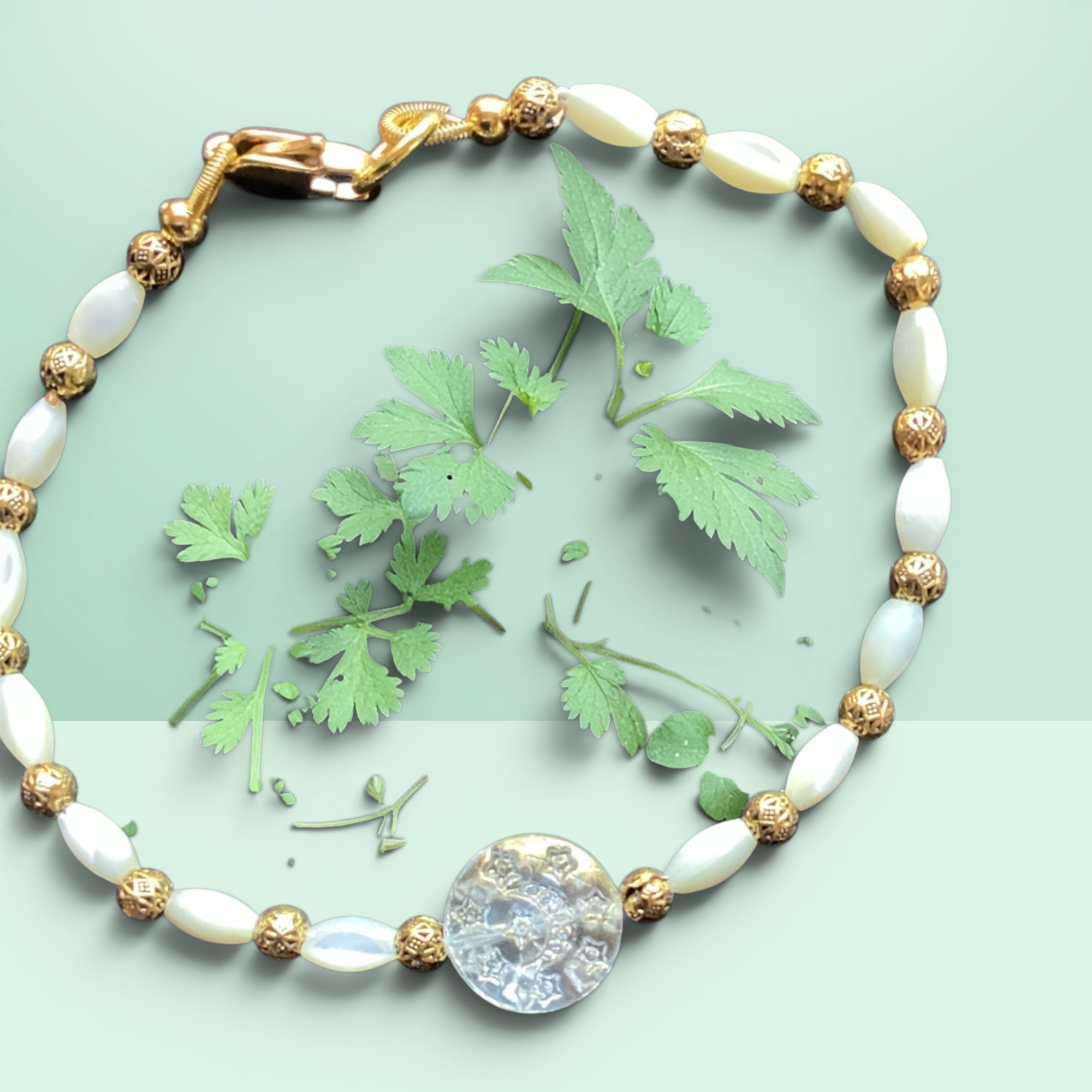 Elegant Pearl and Gold Beaded Bracelet